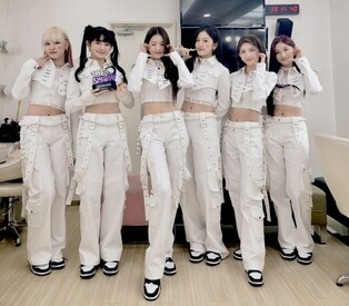 IVE nabs No. 1 spot in 'The Show' with new song 'LOVE DIVE'