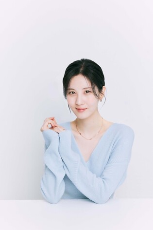 Seo-hyun donates sanitary pads to underprivileged adolescent girls