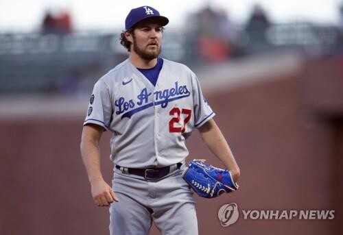 MLB 사무국·선수노조, 다저스 바워 휴직 명령 23일까지 연장