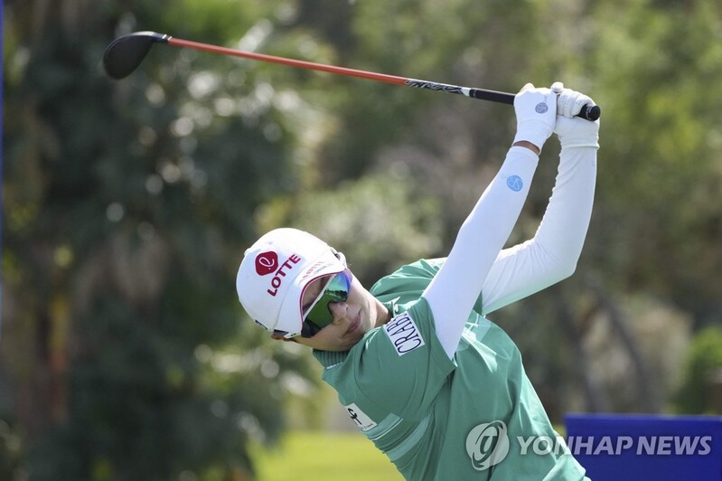 이틀 연속 노보기 김효주, LPGA 투어 롯데챔피언십 2R 선두