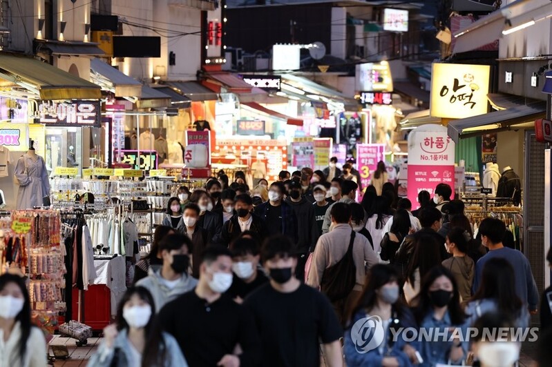 S. Korea's new COVID-19 cases below 110,000; distancing rules lifted next week