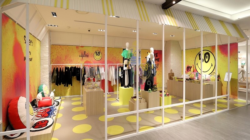 [게시판] 갤러리아백화점, 명품관서 스마일리 로고 50주년 팝업 매장