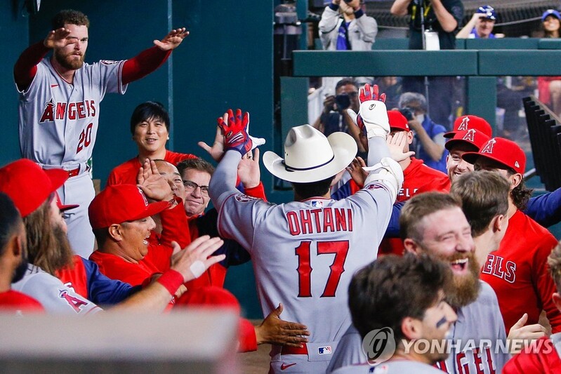 오타니, 2경기 연속 홈런…이틀 동안 홈런 3개 몰아쳐