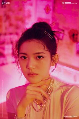 Singer Min-seo's official photo for upcoming title song '#Self_Trip'