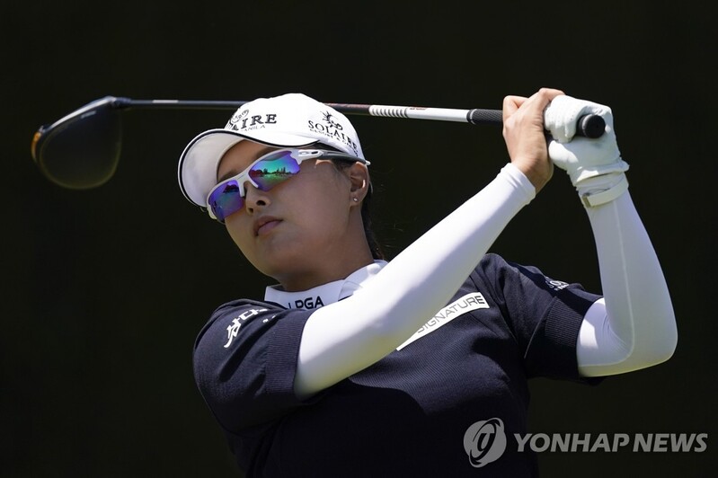 아쉬운 쿼드러플 보기…고진영, LA오픈 3라운드 3위로 하락