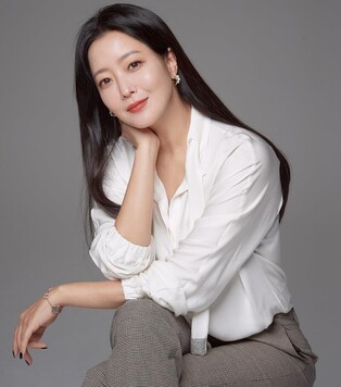 Actress Kim Hee-sun donates 100 mln won to Asan Medical Center