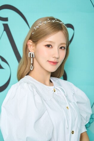 (G)I-dle’s Mi-yeon "I put myself all into album...I want to become singer who gives comfort"