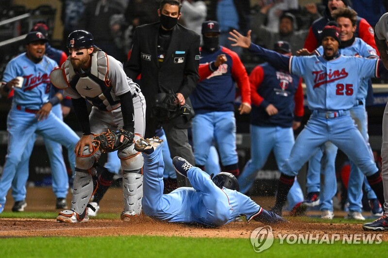 MLB 디트로이트, 황당한 끝내기 실책으로 패배