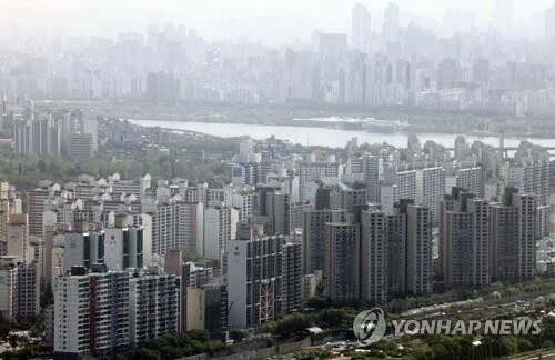 Home transactions sink 47.6 pct in March on lending curbs
