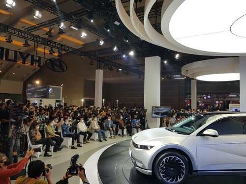(LEAD) Orders for Hyundai's IONIQ 5 soar in Indonesia