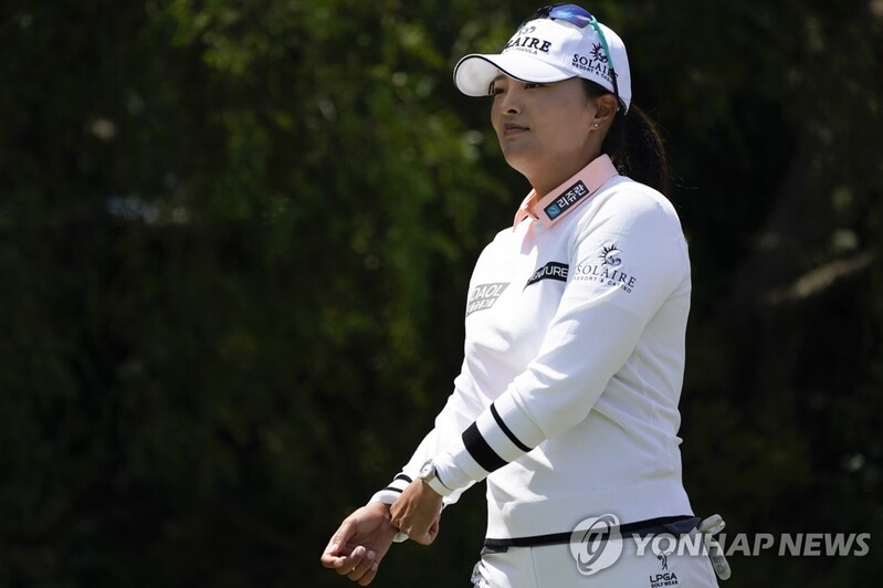 고진영, LPGA 투어 팔로스 버디스 챔피언십 1타 차 준우승