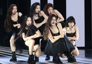 S. Korean girl group Le Sserafim debuts