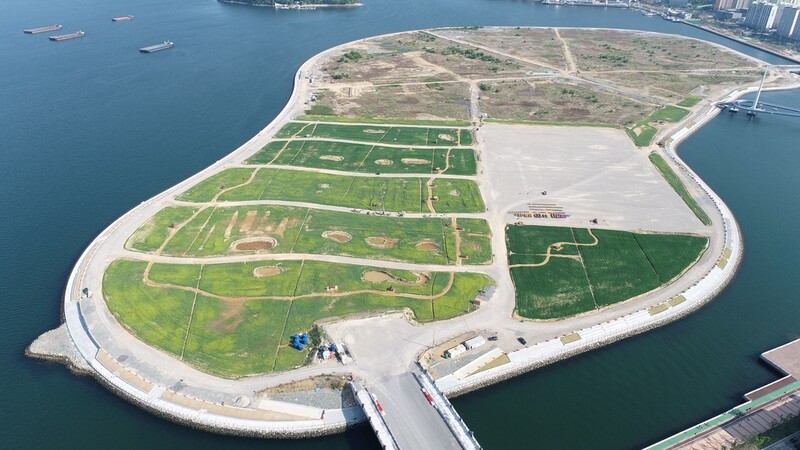 유채꽃·청보리 핀 마산해양신도시…13일 임시 개방