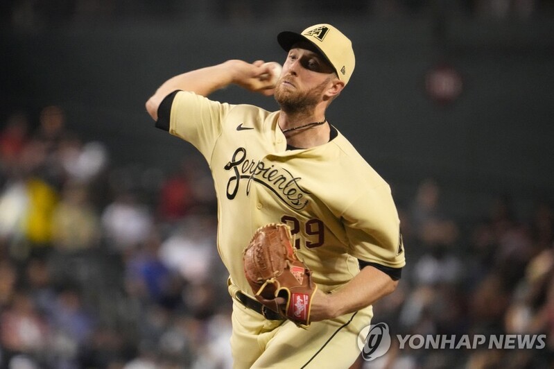 KBO 출신 켈리, 평균자책점 1.22로 MLB 전체 1위…시즌 3승째