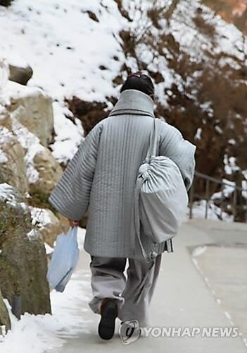 조계종 잇단 선거 앞두고 '불법행위 신고 포상금' 내놓은 스님