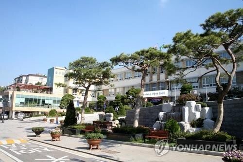 인천 원도심 문화해설사들 수당 인상키로…지침 개정