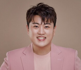 Singer Kim Ho-joong to hold national tour concert from end of September