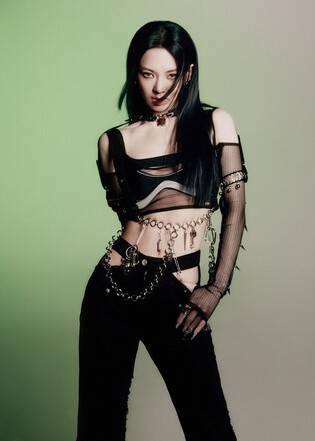 Girls’ Generation’s Hyo-yeon drops first mini album 'DEEP' today