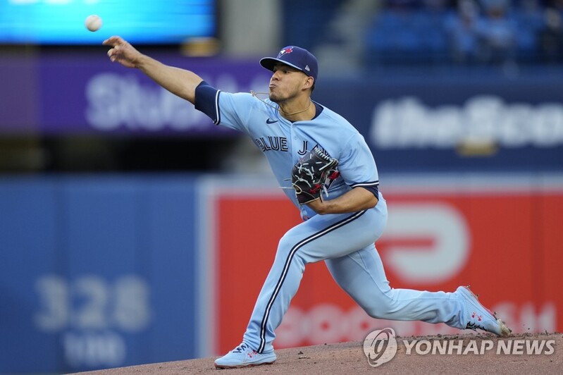 베리오스, 9개월만에 무실점 경기…토론토, 행운의 3루타로 승리