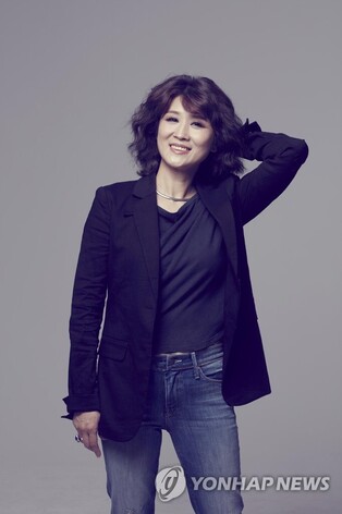 Kwon Jin-won to release chorus with 14 students from Seoul Institute of Arts including Lee Mu-jin