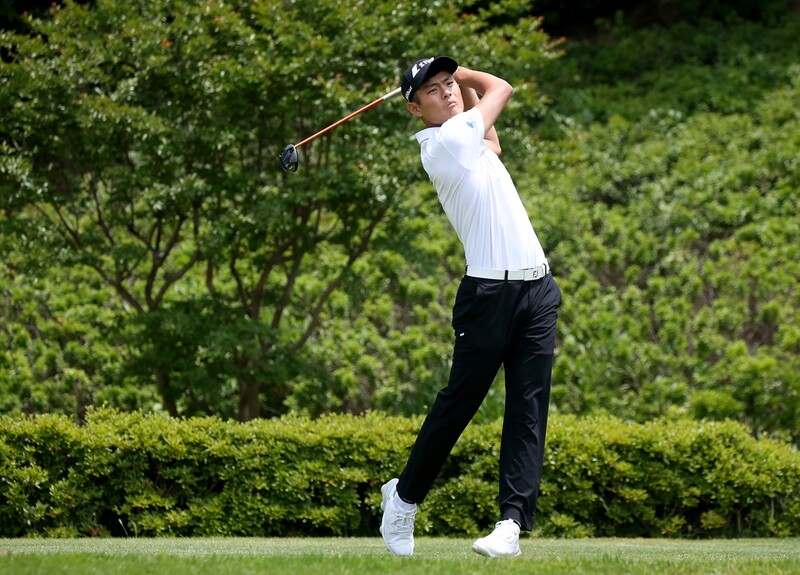 슈퍼 루키 장희민, 매치플레이 첫판 '28살 차' 황인춘에 연장 승