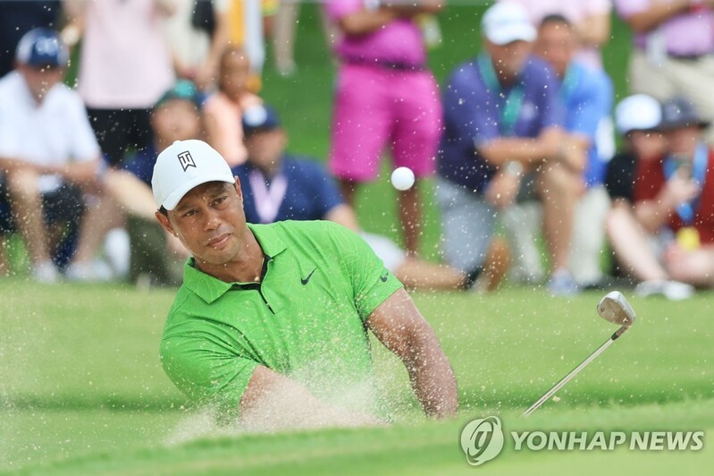 타수 줄여 반등한 우즈, 복귀 후 2개 메이저대회 연속 컷 통과