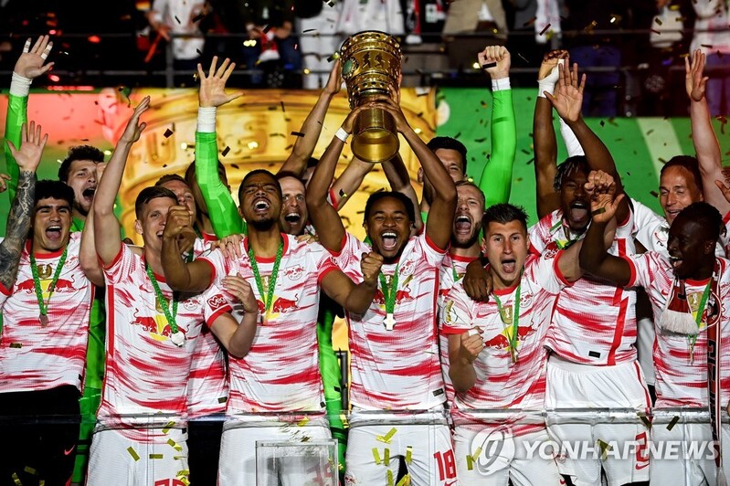 라이프치히, '정우영 결장' 프라이부르크 꺾고 포칼 첫 우승