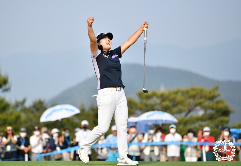 '리틀 박세리'에서 '강호 킬러'…홍정민, 두산 매치플레이 제패(종합)