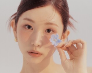 Kassy says "The feelings of love and breakup are about the same"