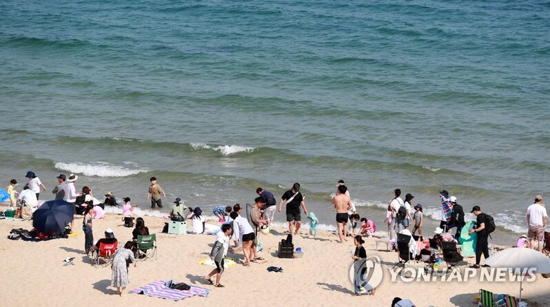 "반갑다 바다야"…해운대·송정해수욕장, 내달 2일 부분 개장