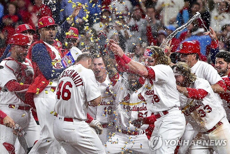 토론토, 세인트루이스에 연장 10회말 끝내기 만루포 맞고 패배