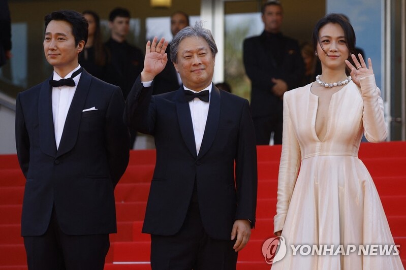 (LEAD) Park Chan-wook returns to Cannes with romance 'Decision to Leave'