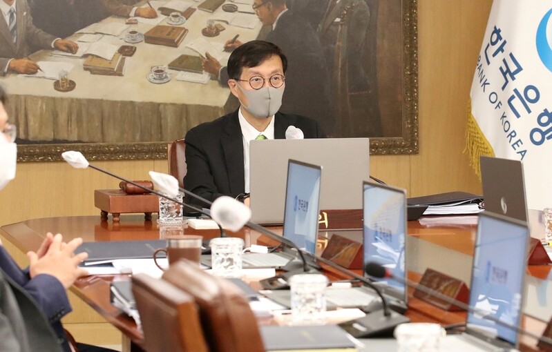 물가 치솟고 미국의 빅스텝에 한은 이례적 기준금리 연속 인상