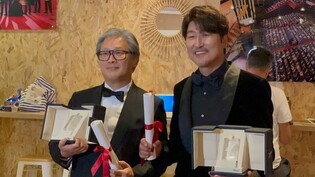 Leaders of double awards at Cannes, Park Chan-wook and Song Kang-ho to return home tomorrow afternoon