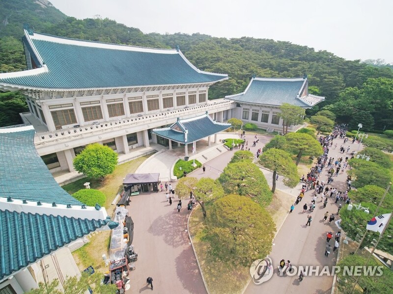 청와대 관람 12일부터 하루 4만9천명으로 확대…화요일 휴관
