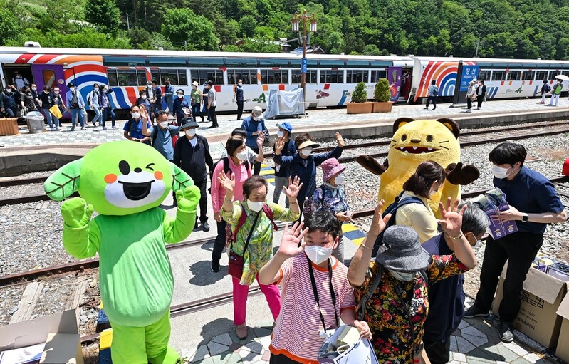 '간이역 추억여행' 정선아리랑 열차 운행 재개
