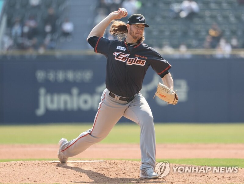 Hanwha Eagles release injured pitcher Kingham