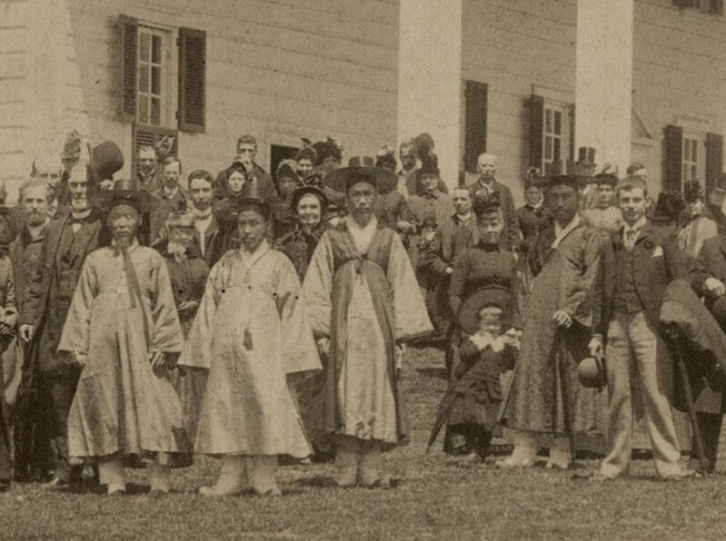 초대 주미공사 관원들의 활동 담은 사진 발견…최초 사진 추정