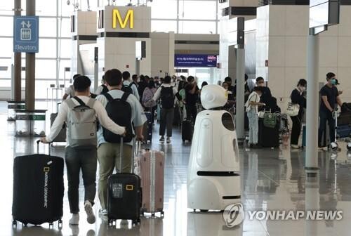 (2nd LD) Gov't to lift quarantine mandate for unvaccinated arrivals June 8