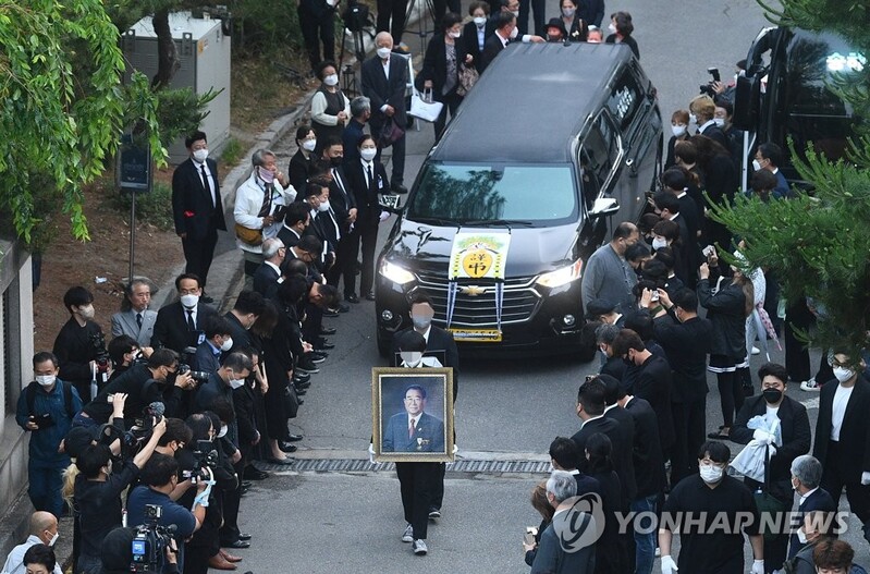 NYT 故 송해 조명…"전쟁과 가난 딛고 사랑받은 TV 진행자"