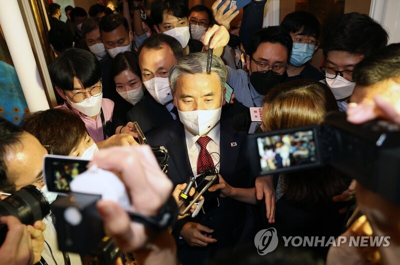 S. Korean, U.S., Japanese defense chiefs to meet in Singapore amid N.K. threats