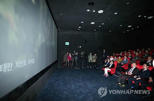 작은 영화관 '홍천시네마' 관람객 거리두기 해제 후 3배 늘어