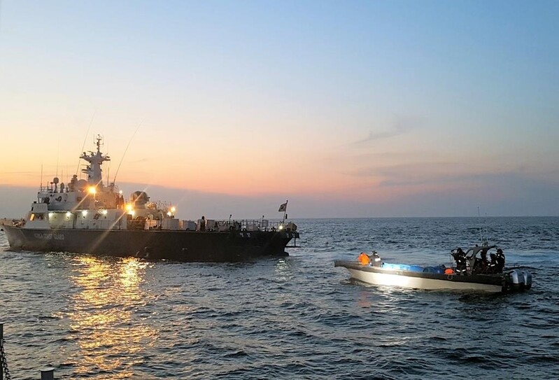 Chinese fishing boat seized for alleged illegal fishing in S. Korean waters