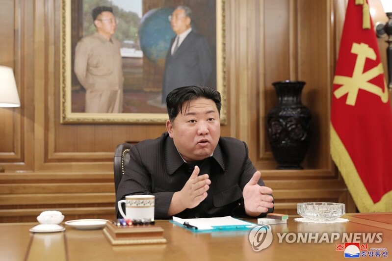 (LEAD) N. Korean leader urges officials to wage battle against power abuse, bureaucratism