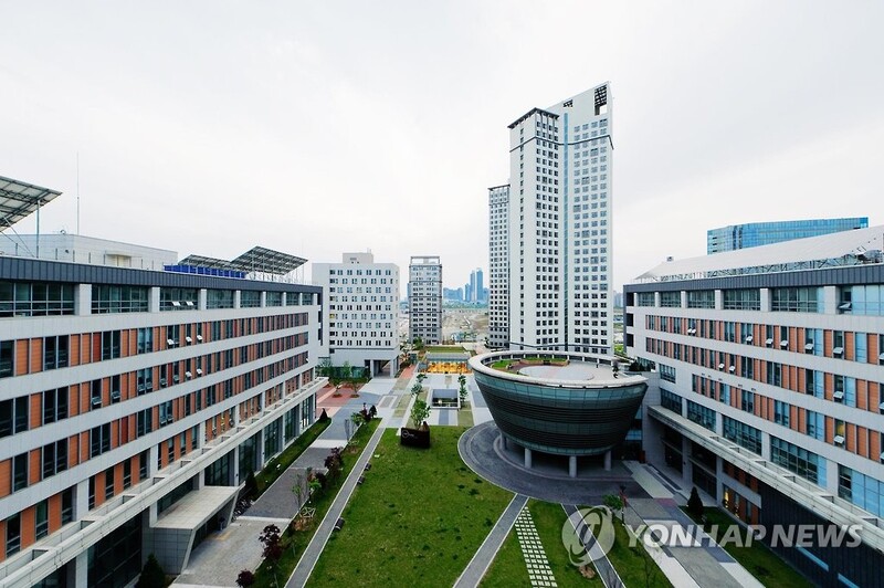 한국뉴욕주립대 개교 10주년…심포지엄·패션쇼 개최