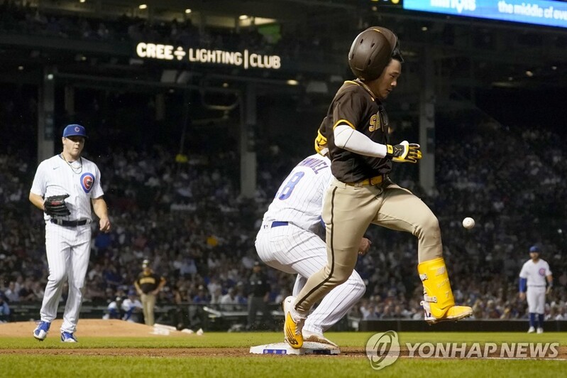 MLB 샌디에이고 김하성 4경기 만에 안타…시즌 3번째 실책도