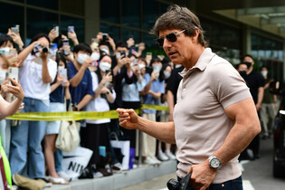 'Top Gun' Tom Cruise in S. Korea