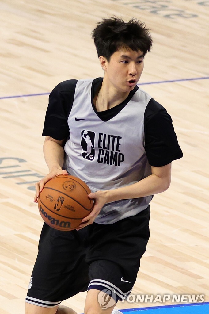 S. Korean NBA hopeful Lee Hyun-jung suffers foot injury before draft