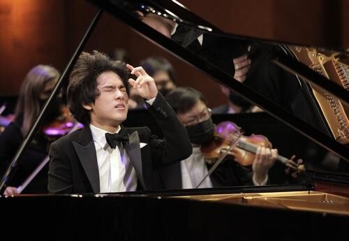 (LEAD) S. Korean pianist Lim wins top prize in Van Cliburn int'l competition