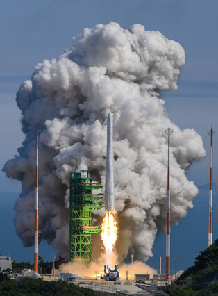 [K-Geography] S. Korea's homegrown space rocket Nuri launched